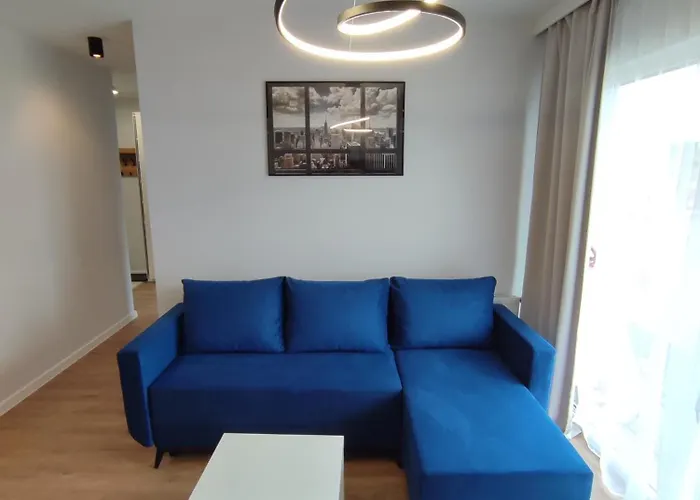 More Love - 8 Min Autem Ikea, 10 Min Autem Majaland